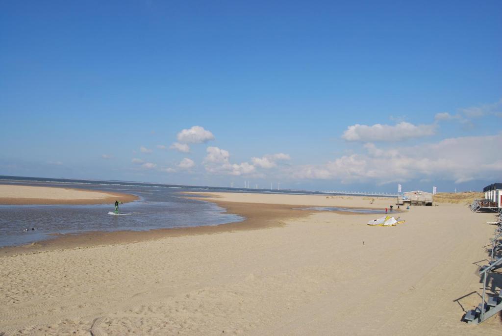 Etoile Aan Zee Hotel Vrouwenpolder Exterior photo